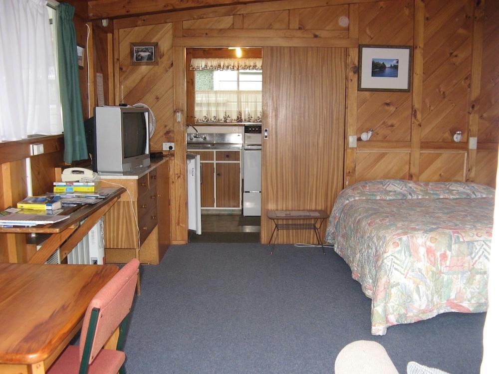 Tongariro River Motel ตูรางี ภายนอก รูปภาพ