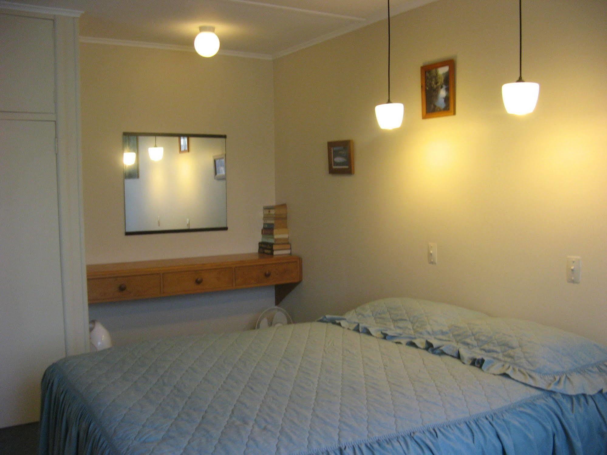 Tongariro River Motel ตูรางี ภายนอก รูปภาพ